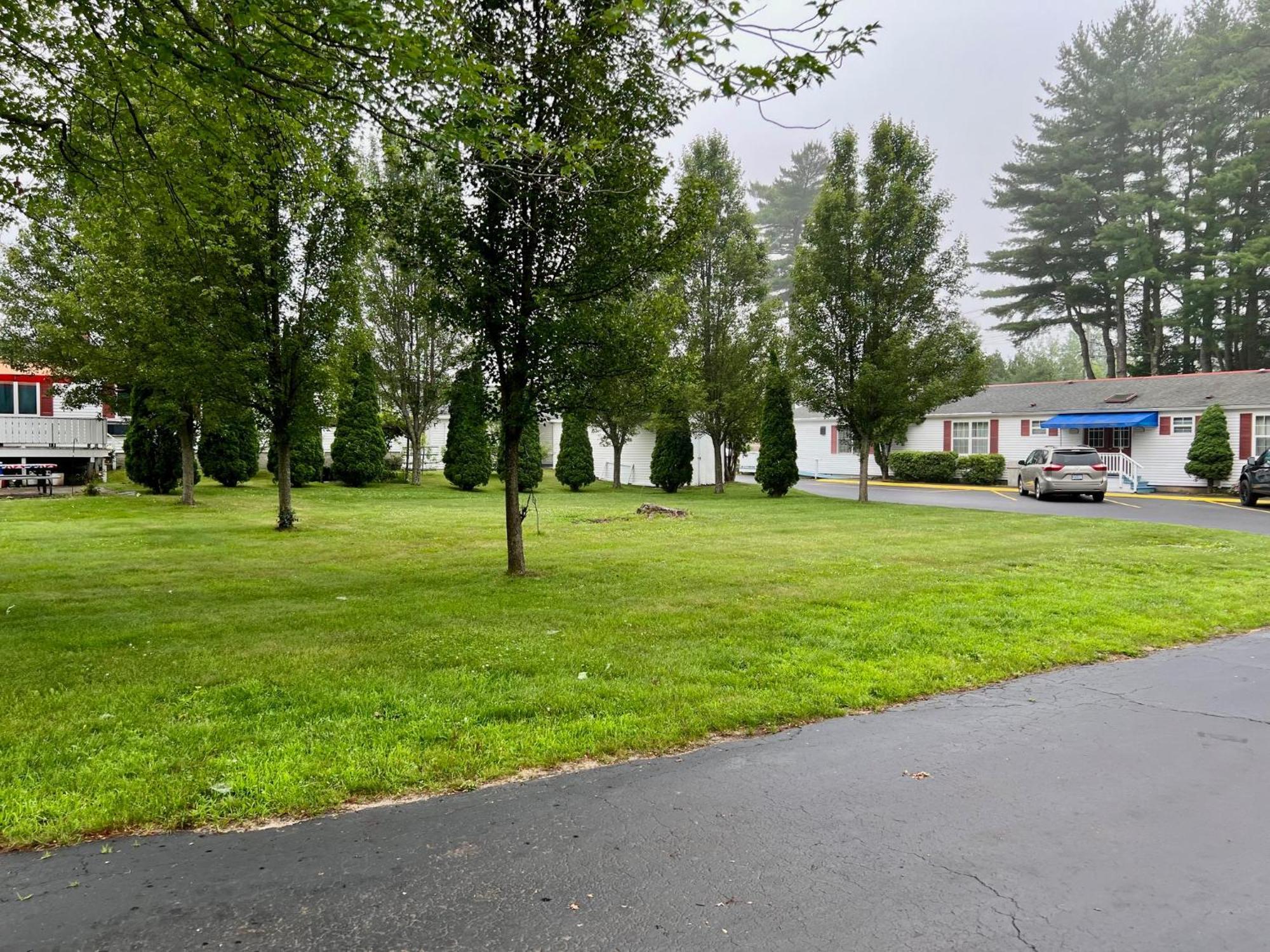 Rodeway Inn & Suites Brunswick Near Hwy 1 Exterior foto